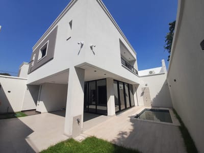 ¡ALQUILO HERMOSO DUPLEX EN MBURUCUYÁ - 3000 USD!