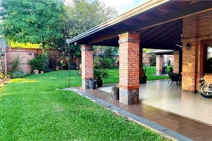 Vendo Casa en Mercedes Grau, Yacht.