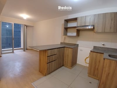 ¡VENTA DEPARTAMENTO A PASOS DE METRO Y MIGRACIONES EN BREÑA!