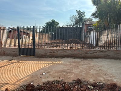 VENDO TERRENO EN FERNANDO DE LA MORA Z/ SUR!!