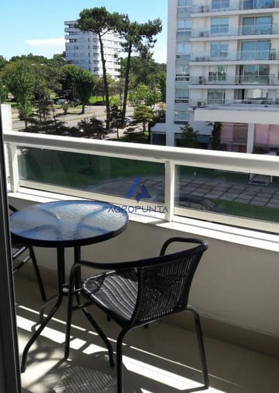 Apartamento sobre  Roosevelt con todos los servicios