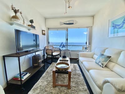 Luminoso apartamento con vista al mar