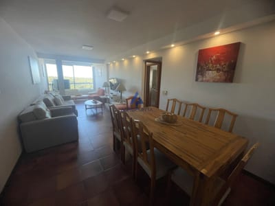 Apartamento de 2 dormitorios en venta Punta del Este