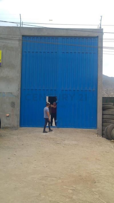Excelente Local Industrial en Alquiler