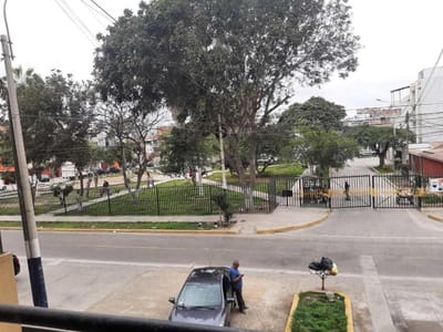 Venta Bonito Departamento en Chorrillos Frente a Parque