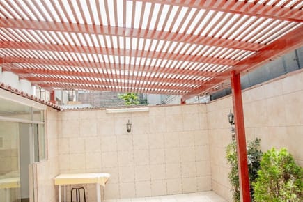 Venta de Hermosa Casa Remodelada en Buena Zona de Surco