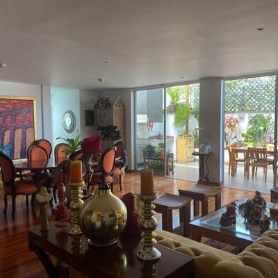 Lindo Duplex de 228m2 con Terraza en Miraflores - 4 Dorm 2 Cocheras 1 Deposito