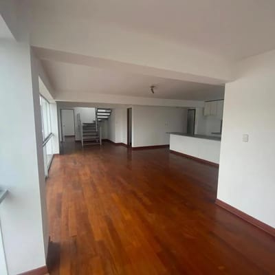 Venta de Duplex en Calle Madrid en Miraflores de 200mm2