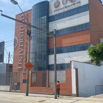 Venta de Local Comercial en Av. Primavera de 742.50m2
