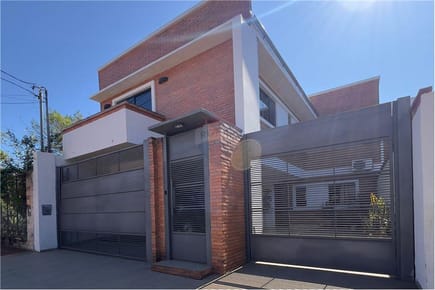 DÚPLEX A PASOS DE FERNANDO DE LA MORA ZONA NORTE