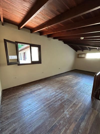 ALQUILO OFICINA C/SALON COMERCIAL ,, ZONA COLEGIO ASA,,CASA RICA