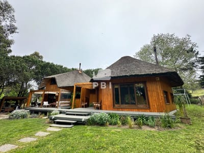 Casa en alquiler temporario 3 DORMITORIOS en Camino Lussich, Maldonado
