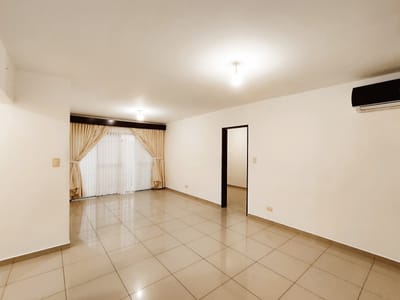 CASA EN VENTA DE 3 DORMITORIOS EN CONDOMINIO SEVILLA EL BOSQUE