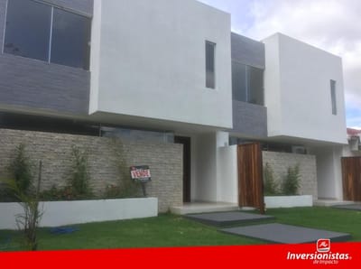 AMPLIA CASA EN VENTA 