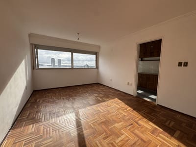 Apartamento de 2 dormitorios en Piso 10 con espectacular vista a la Bahía