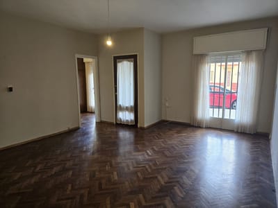 Gran ubicación de Pocitos, apto. tipo casa, excelente estado!!!