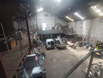 Depósito + locales en gran punto comercial de mucha demanda