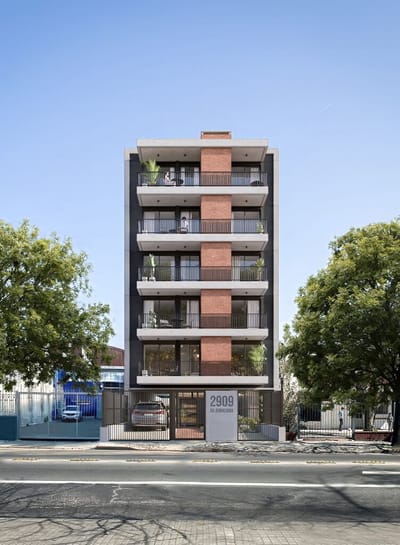 Edificio Terios, Agraciada frente Plaza Suarez. Parrilleros individuales.