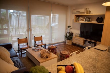 Hermoso apto planta baja con jardín, muy seguro, excelente ubicación!  Alquilado.