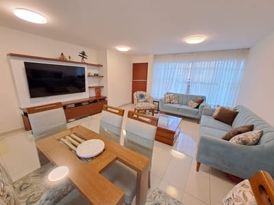 Venta de amplio departamento en piso 1 - doble cochera