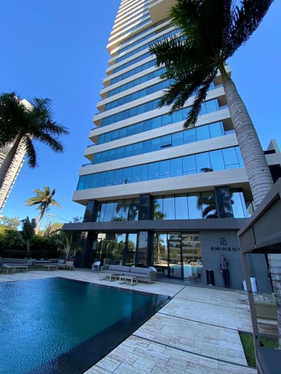 Edificio Eminent - Departamento De 3 Dormitorios Con 2 Cocheras 