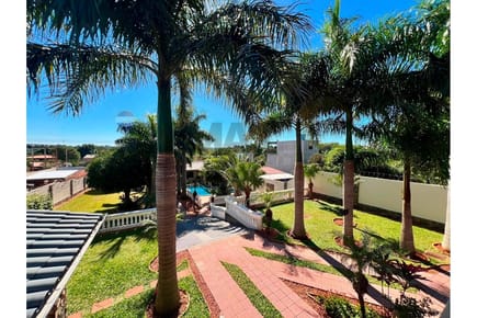 VENDO  Hermosa Residencia DE 1 400 M2 DE TERRENO EN   NEMBY