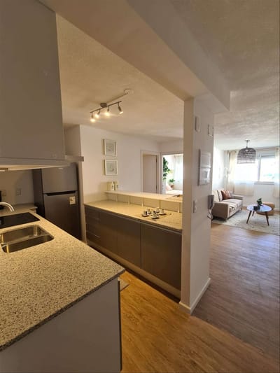 VENTA CON RENTA !
