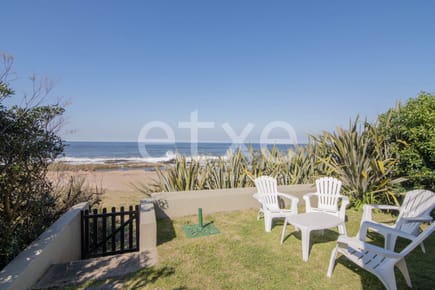 Casa en Venta Sobre la Playa Faro La Paloma