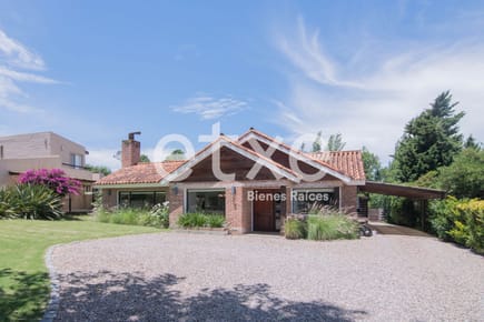 Casa en Venta en Lomas de Carrasco
