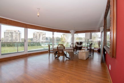 Excelente Apartamento con mejoras. Avenida de las Americas.