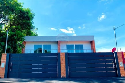 VENDO AMPLIO Y HERMOSO DUPLEX A ESTRENAR EN LUQUE!