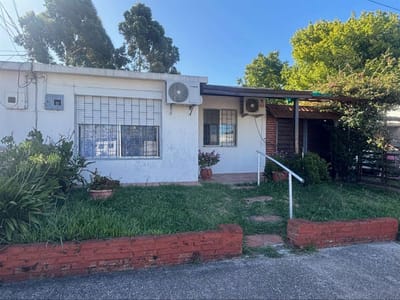 Venta Casa Peñarol Dos Dormitorios 1 Baño Garaje