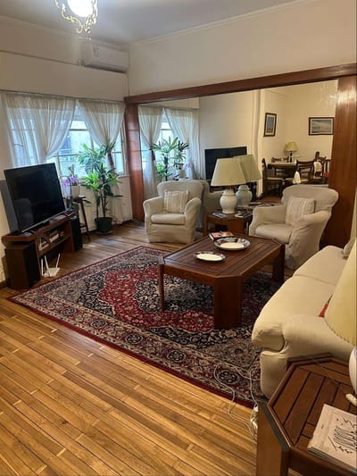 Muy  buen apartamento de tres dorm y servicio completo en Centro. Colonia y Rio Branco.