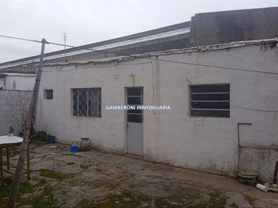 CASA AL FONDO DE 2 DORMITORIOS EN EL CENTRO DE SAYAGO