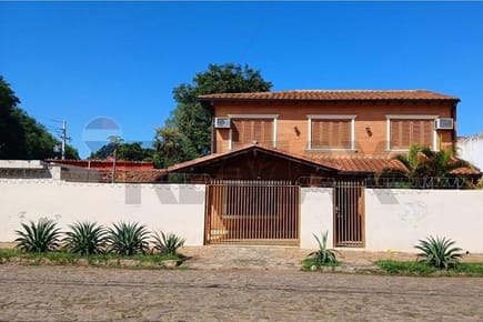 CASA EN ESQUINA FERNANDO DE LA MORA ZONA SUR