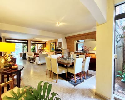 VENDO HERMOSA CASA EN SAJONIA