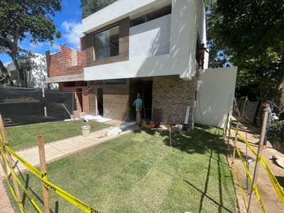 CASA EN VENTA Urubo, a 6 minutos del puente. 