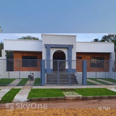 Vendo Casa a Estrenar en San Bernardino | Piscina | 4 Dormitorios | USD 200.000