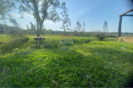 Vendo terreno en entorno paisajístico natural en Itauguá 