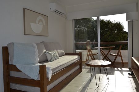 Punta Del Este – Aidy Grill | A 400 M De Playa Brava, Cochera Y Parrillero