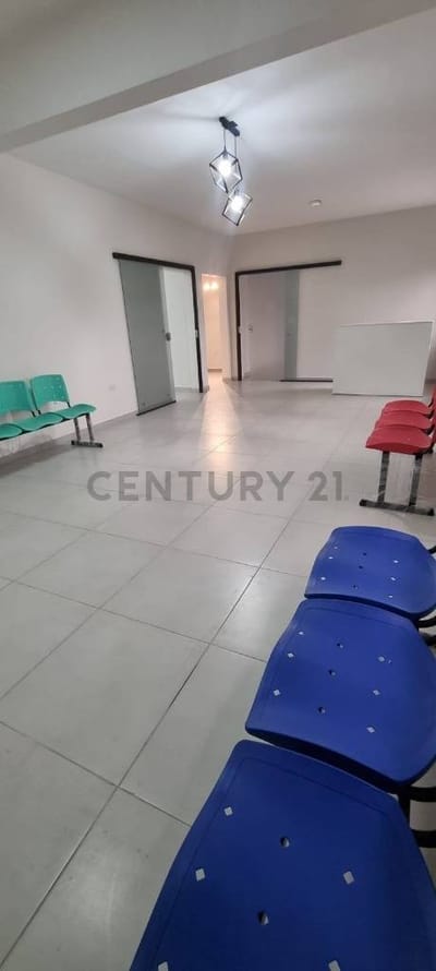 Alquilo piso completo ideal para oficinas corporativas en Fernando de la Mora