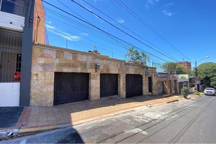 Amplia casa de 3 habitaciones con Piscina en el centro de Asunción colonial 