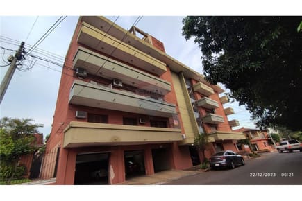Amplio deoartamento barrio Mburicao - Asuncion