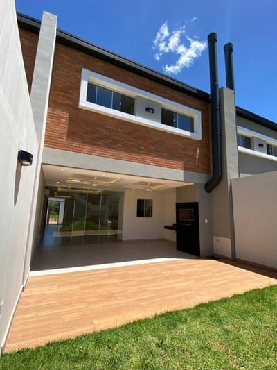 DUPLEX EN LUQUE ZONA PLAZA MADERO