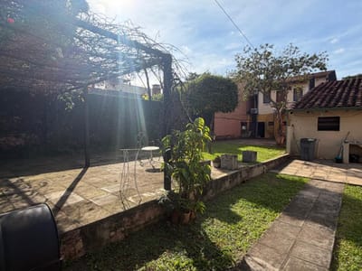 VENDO AMPLIA CASA 5 DORM EN SAN VICENTE