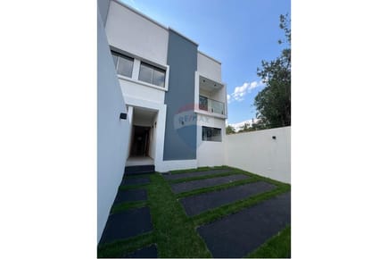 FINO DUPLEX A ESTRENAR CON PISCINA EN MRA