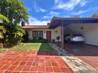 Casa 4 dorm. con piscina | Los Laureles