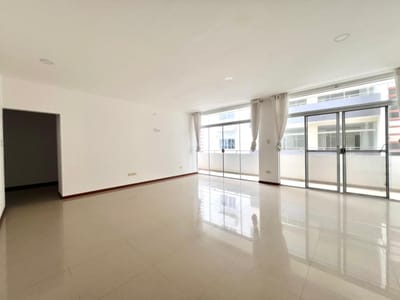 AMPLIO DEPARTAMENTO EN ALQUILER