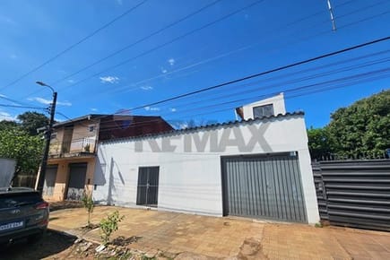 Vendo Amplia Residencia de 3 Niveles en Fernando de la mora