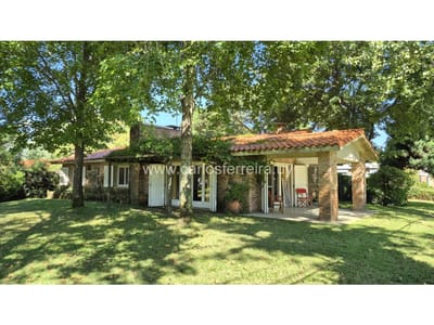 VENDE CASA 4 DORMITORIOS, 2 BAÑOS, GARAJE, PISCINA Y FONDO - SUR